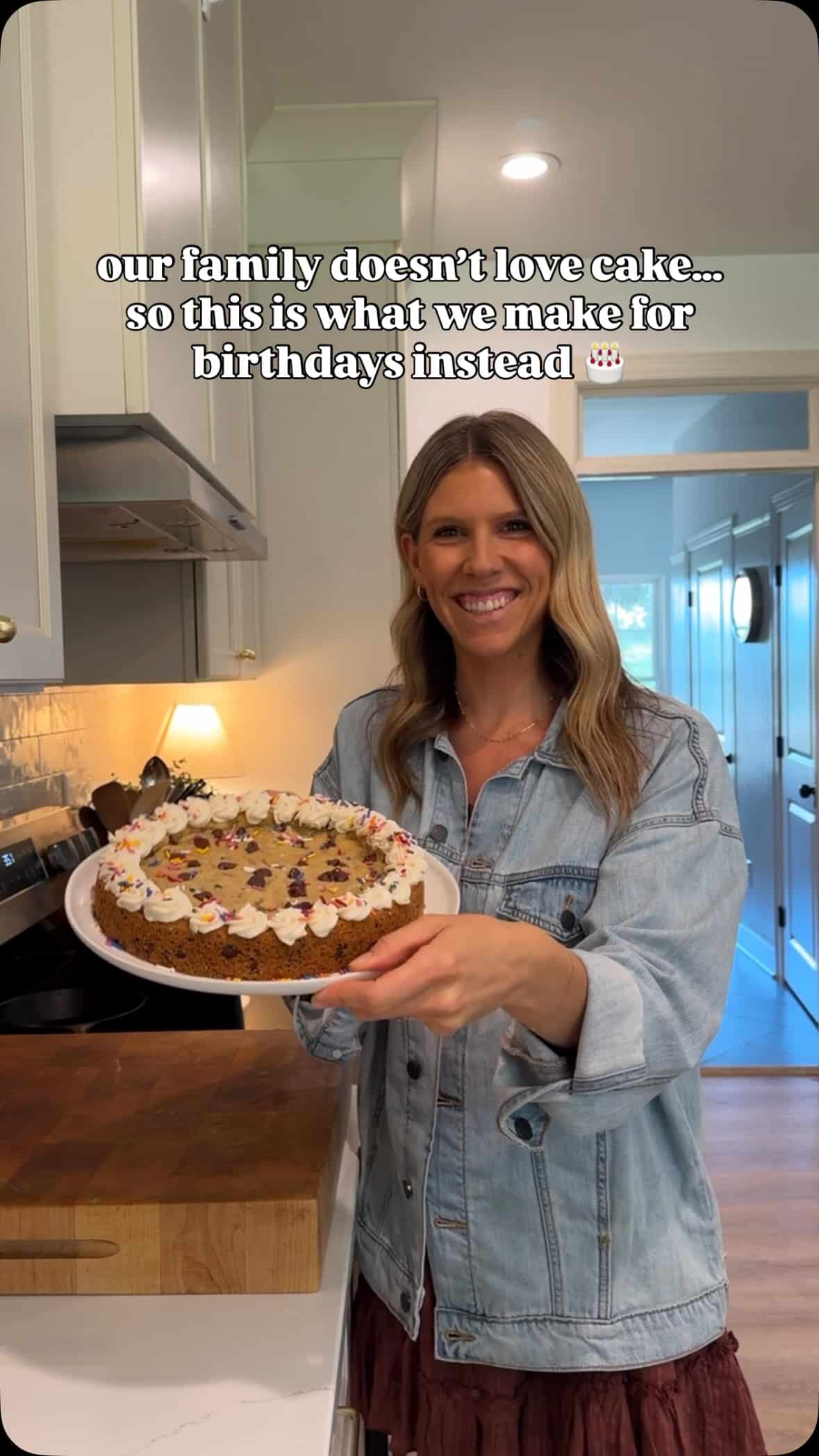 Our absolute FAVORITE cookie cake🍪🎂 I added in a little secret ingredient this time that made it even more delicious👀

Comment “recipe” for the recipe I used plus what I added!✨

Posted this recipe on stories yesterday & literally could not get over how many people asked for this recipe! But for good reason because it’s honestly sooo good & so soft! Plus it’s super easy especially for birthdays🥳

I made it last week for our little 2 year olds birthday!🥹 I love making it in a 9in cake pan but you could even double it & bake it in a 9x13 if you want it bigger!🤎 Enjoy & tag me if you make it!😍