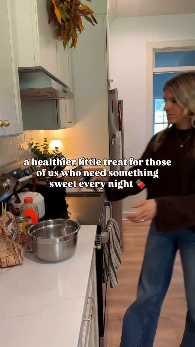Anyone else need something sweet after dinner every night? Or is it just me?🙃

These healthy pumpkin spice chocolate balls are the perfect little treat when you want something sweet but also want to get a little extra protein in!🍂🤎

Comment “recipe” for the link to the recipe sent to your DM’s! Also tomorrow is the LAST day to get 40% off @equipfoods ! I’ll send you the discount when you comment!🥰

They’re rich, chocolatey, full of fall flavor, and so easy to keep in the fridge for when that sweet tooth hits. 🙌🏻

#pumpkinspice #healthydessert #healthysnacks #collagen #fallrecipes