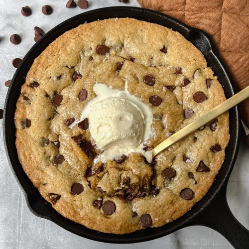 Salted Chocolate Chip Skillet Cookie — Ooni USA