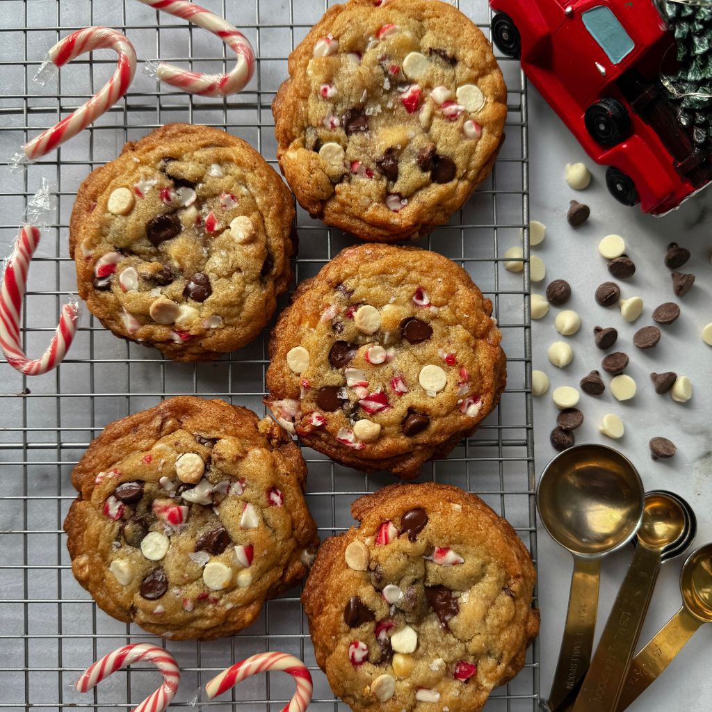Peppermint Chocolate Chip Cookies - Daddio's Kitchen